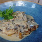 PUI CU SMÂNTÂNĂ ȘI CIUPERCI - 380g